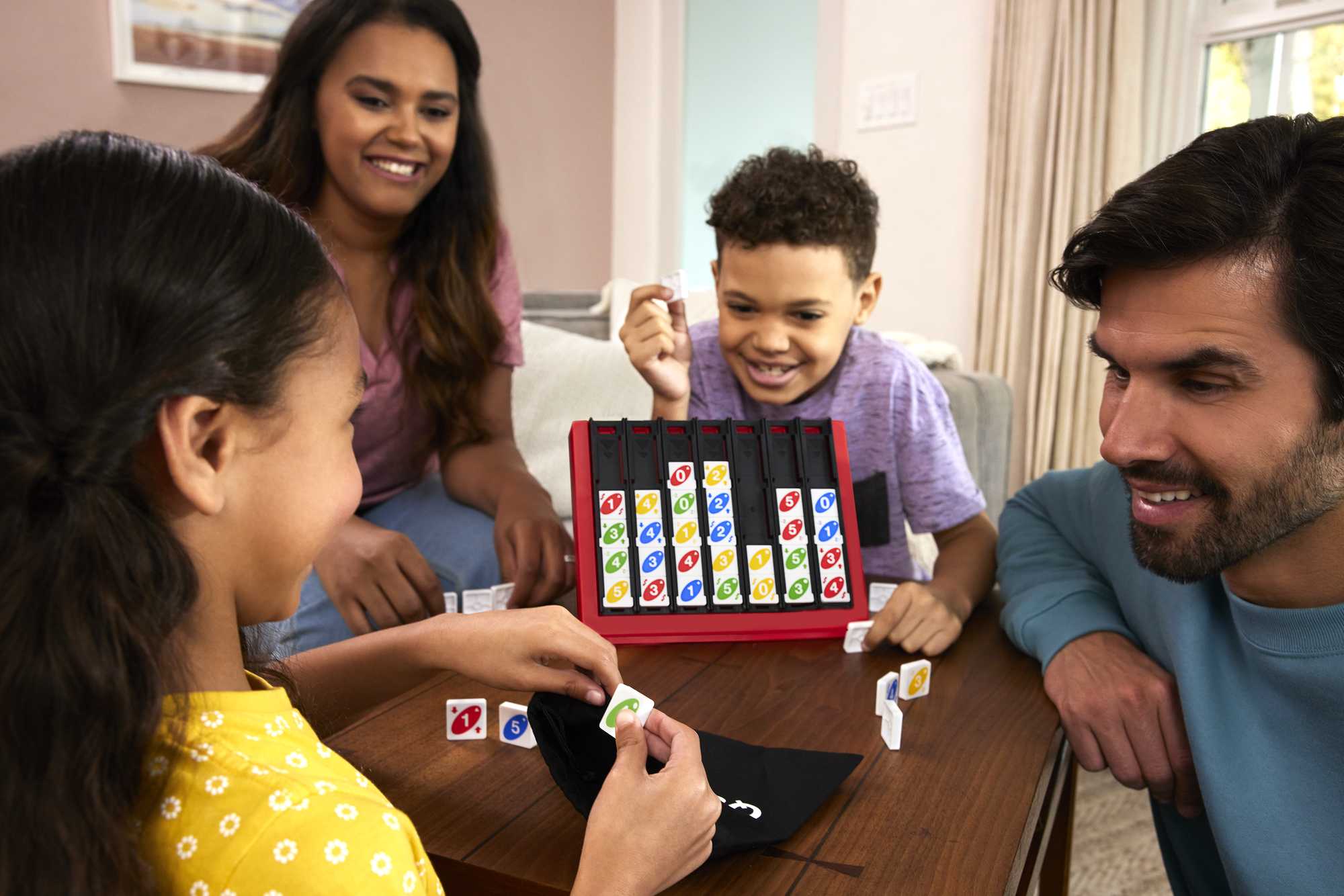 UNO Quatro Jeu Pour Adultes, Familles et Soirées de Jeux