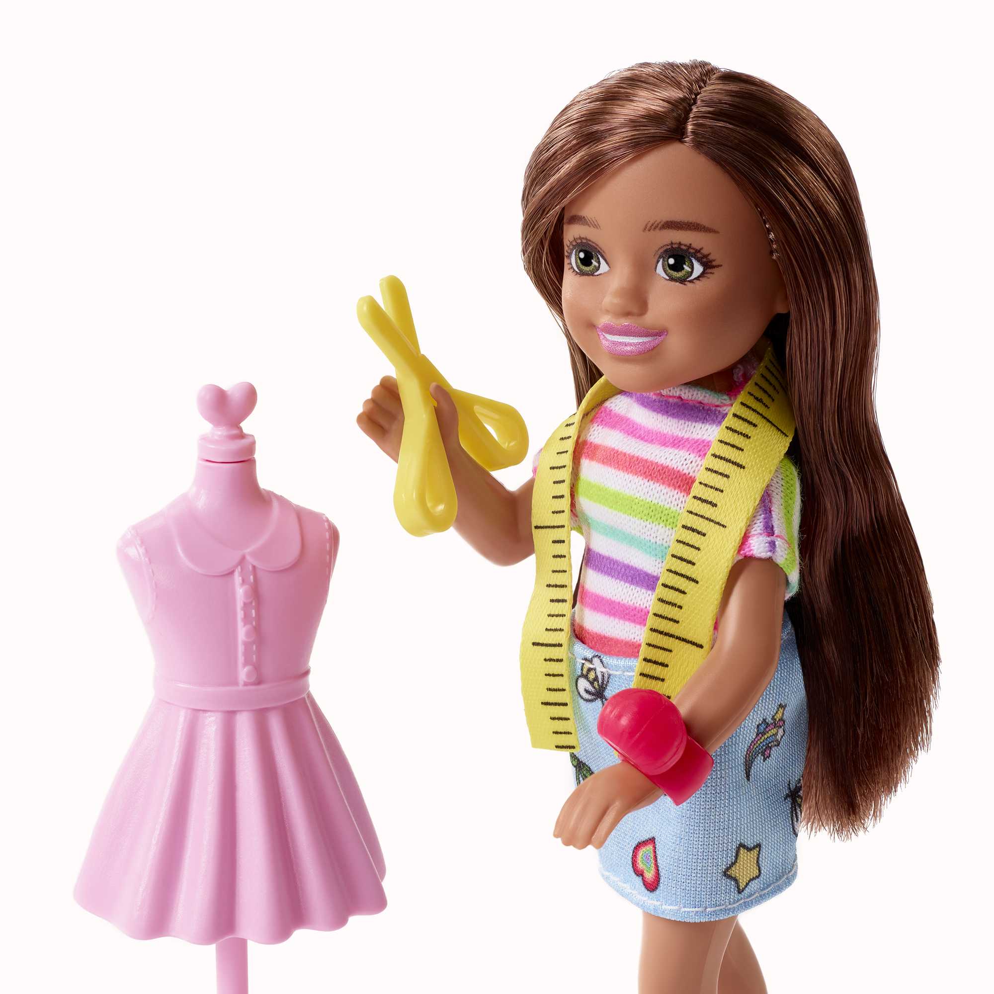 Barbie Poupée Chelsea Peut Être... dessinatrice de Mode