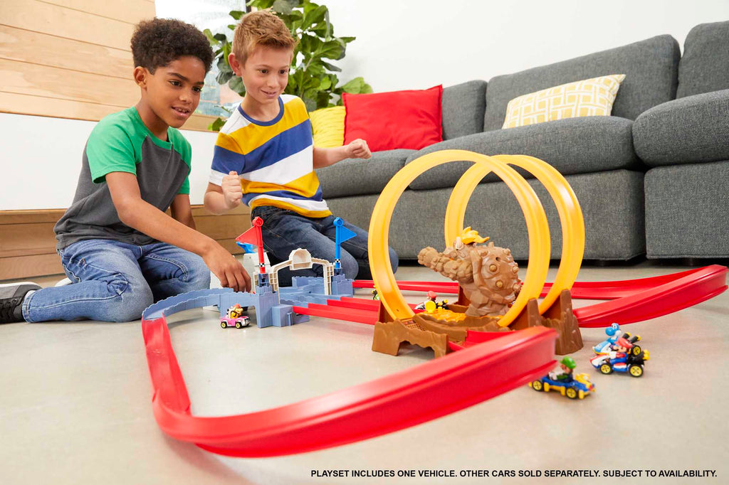 Hot Wheels Mario Kart Bowser's Castle Chaos Track Set
