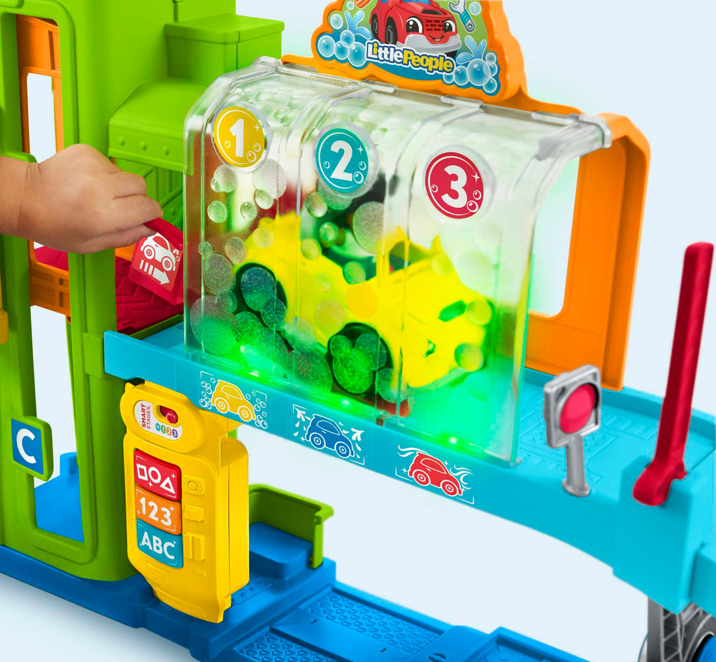 Fisher-Price Little People Light-Up Learning Garage Toddler Playset, 5 Play Pieces, Multi-Language Version