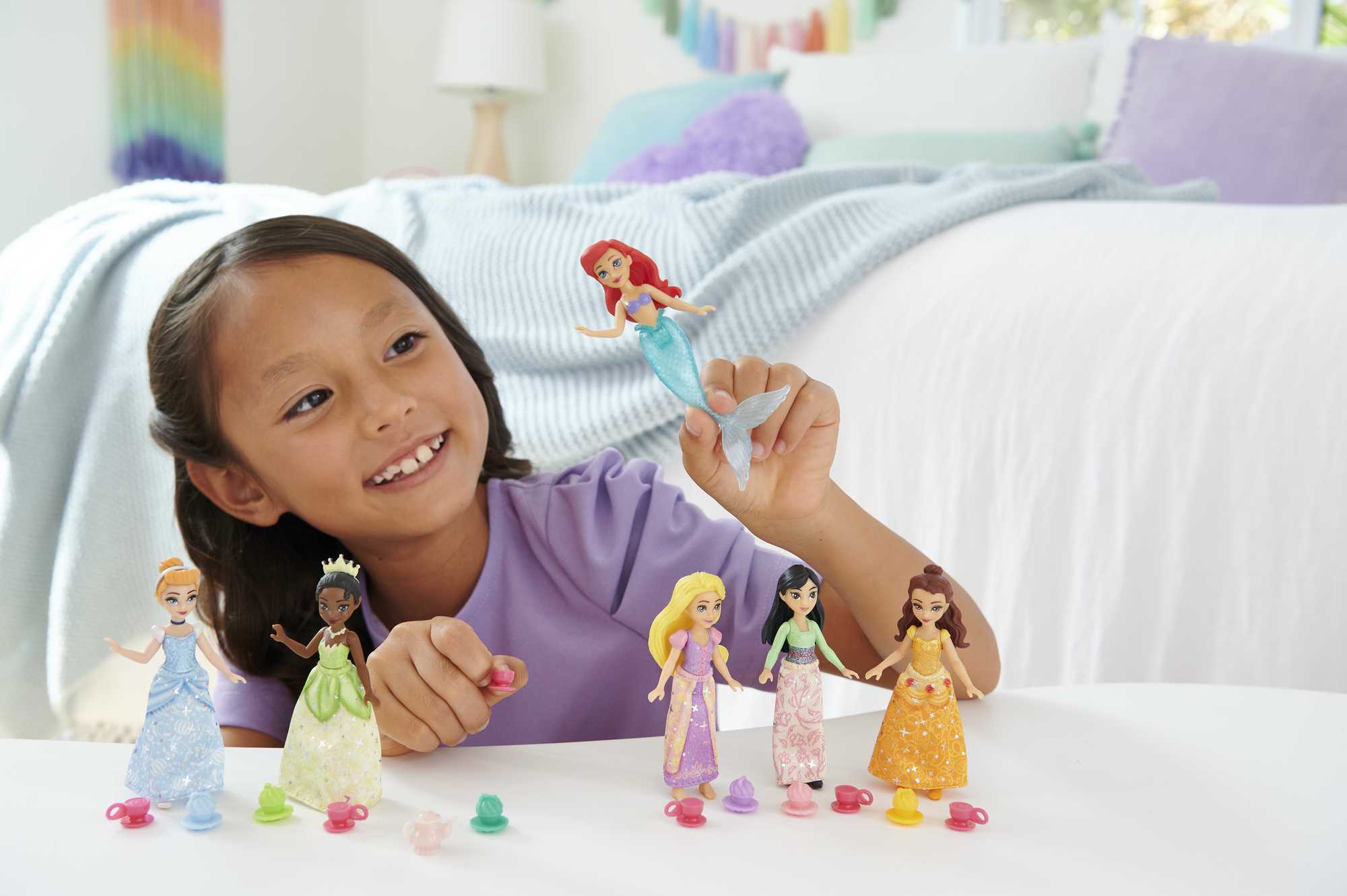 Disney Princess Toys, 6 Small Dolls And Accessories