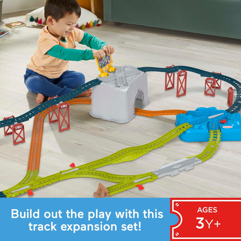 Thomas & Friends Train Tracks Set, Connect & Build Track Bucket, 34-Piece Preschool Toy